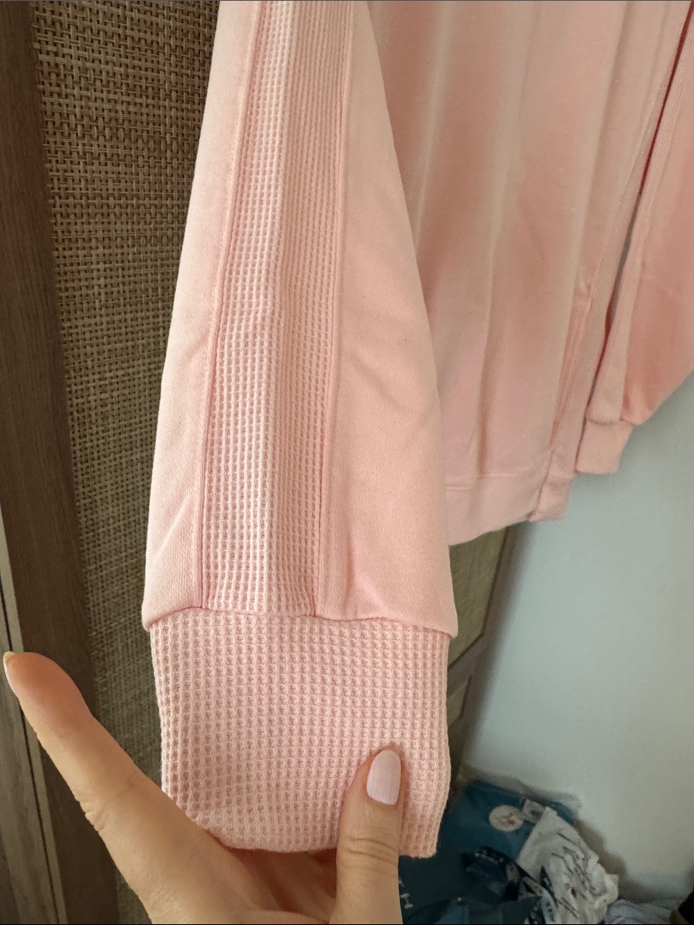 Dokotoo Pale Salmon Pink Waffle Knit Pocket Sweatshirt Pullover Size S - Picture 5 of 13